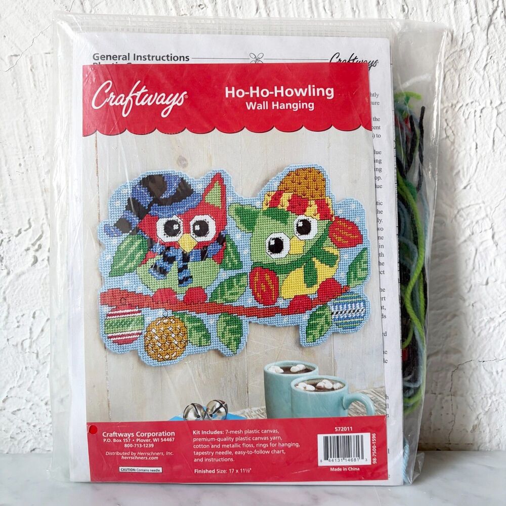 Ho-Ho-Howling Owls Plastic Canvas Wall Hanging Decor Kit Craftways 17" x 11.5"